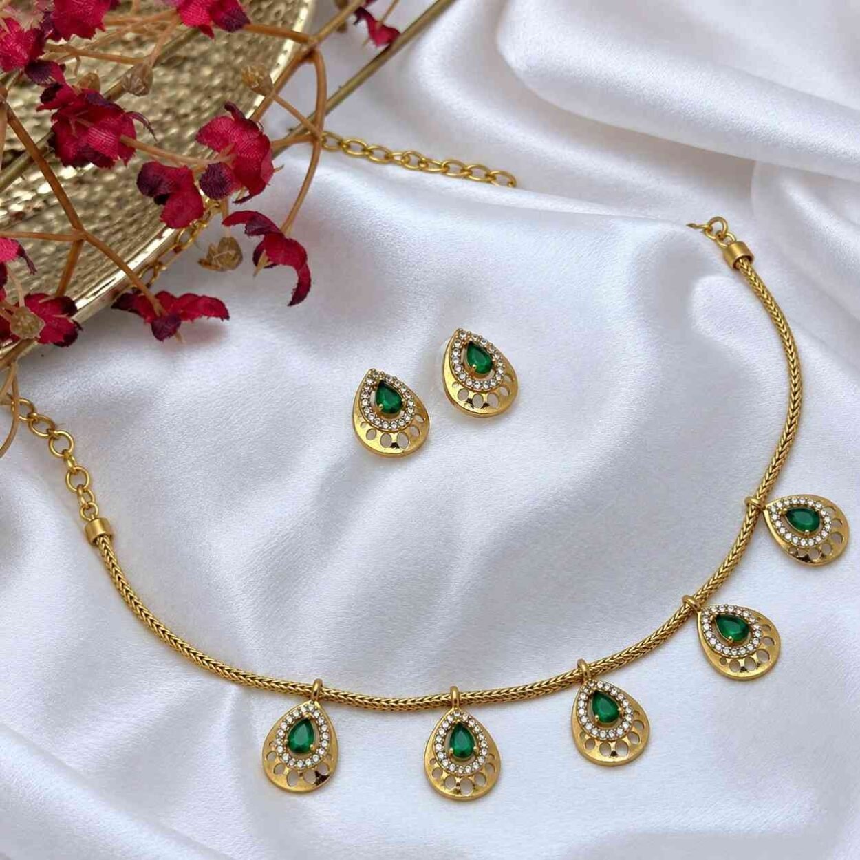 shynel Anti Tarnish Emerald Drop Pendant Set Emerald Glow