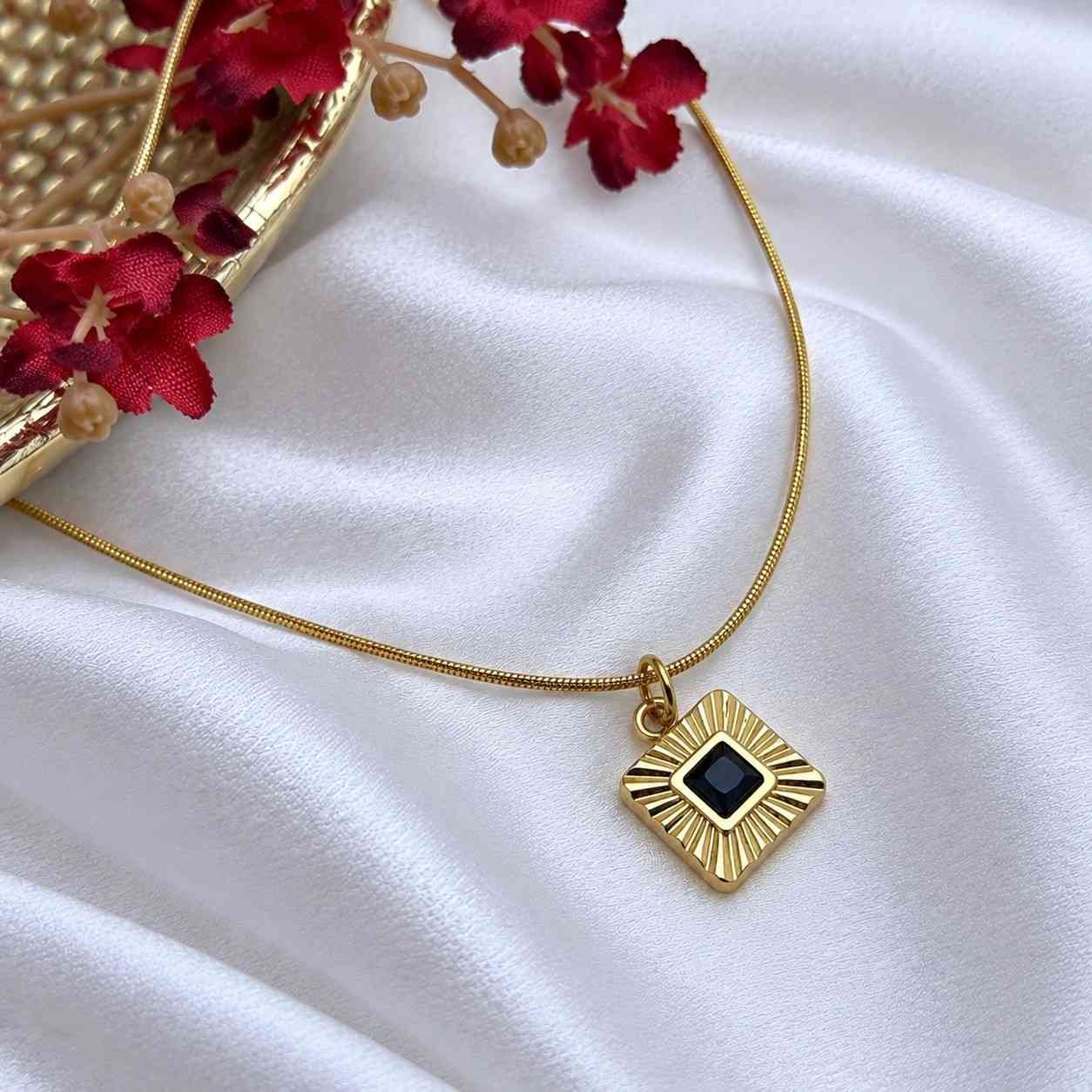 shynel Anti Tarnish Emerald Minimal Jewellery Set Emerald Edge