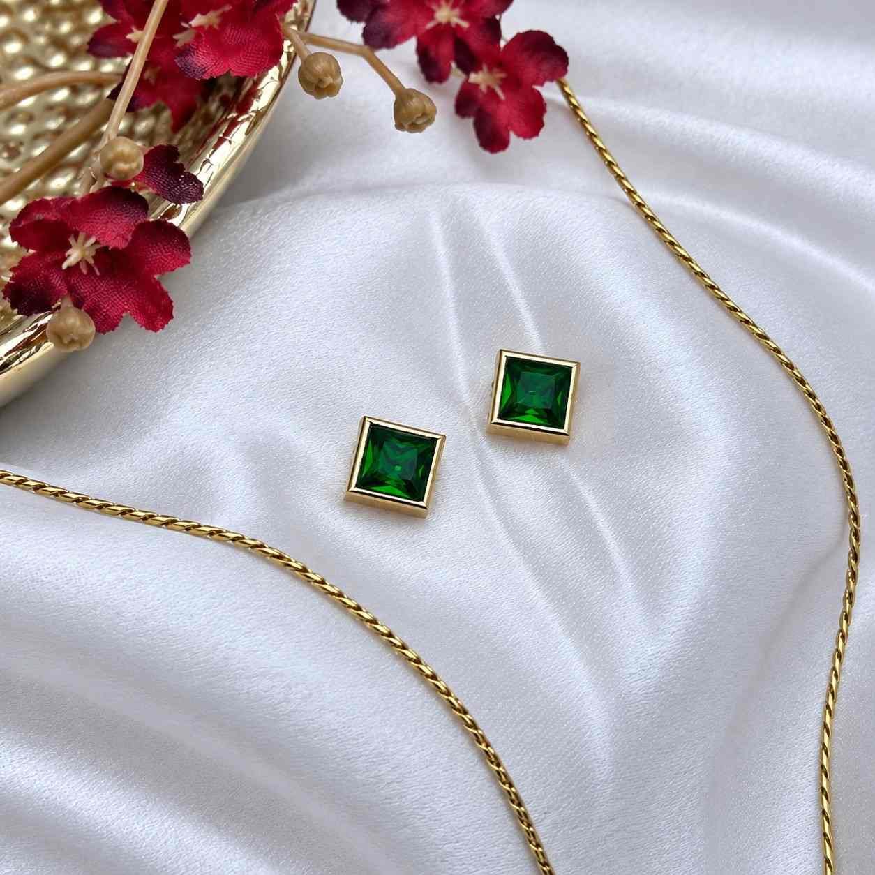 shynel Anti Tarnish Minimal Pendant Jewellery Set cube