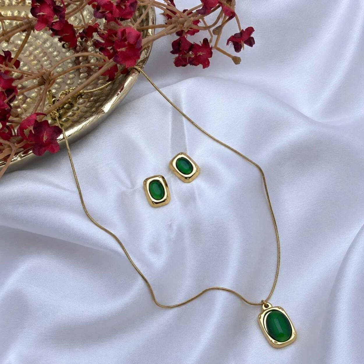 Anti Tarnish Green Stone Jewellery Set Emerald Aura